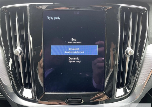Volvo V60 cena 134900 przebieg: 120000, rok produkcji 2020 z Warszawa małe 631